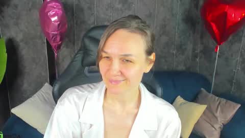 lillian_white1 online show from March 2, 5:08 am