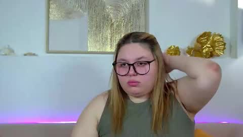 LillianHaig online show from January 15, 7:09 pm