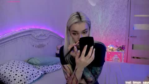 LilliMoore online show from September 12, 1:39 am