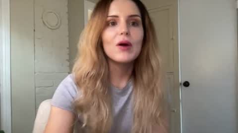 lilly_adams88 online show from June 30, 12:10 am