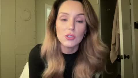 lilly_adams88 online show from July 23, 2:20 am