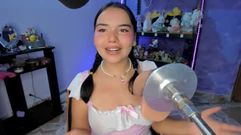 Snapshot of lilly_kinky chatting on September 29, 3:33 am Lilly online show from September 29, 3:33 am