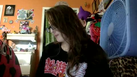 hi guys im back on here 3 online show from June 17, 10:44 pm