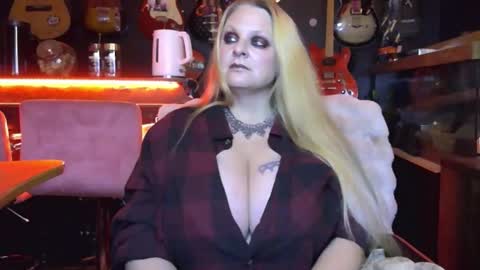 Lillyth Eden online show from October 14, 5:10 am