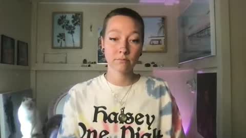 Lilpeachykeenn online show from January 3, 9:05 pm