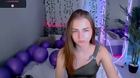 Snapshot of lilu__moon chatting on September 10, 6:57 am lilu__moon online show from September 10, 6:57 am