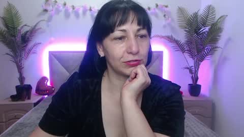 lilugrants online show from May 31, 6:20 pm