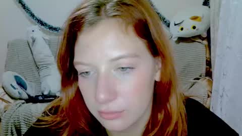 lily_ember online show from December 17, 7:07 pm