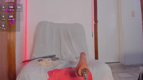   online show from December 3, 7:16 pm