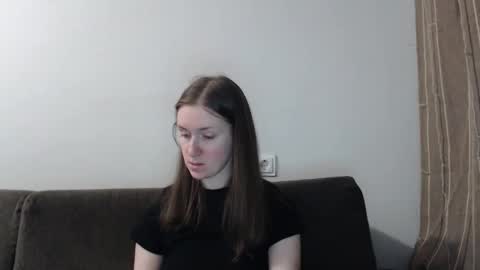 lily_love_x online show from March 5, 11:11 pm
