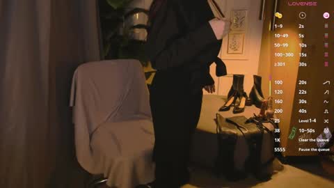 Lily online show from April 4, 2:05 pm