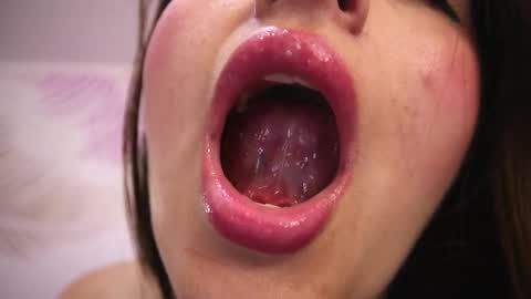 Snapshot of lily_rousee_ chatting on September 30, 1:50 pm Lily Lauren online show from September 30, 1:50 pm
