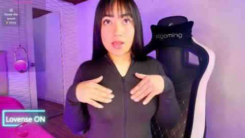 Snapshot of lily_waist chatting on September 22, 11:19 am lily_waist online show from September 22, 11:19 am