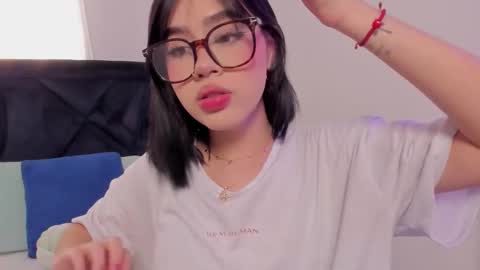 LilyWoodz online show from February 9, 7:05 pm