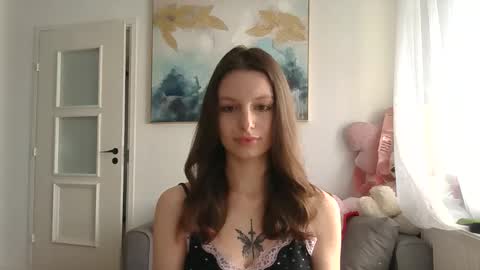 lilycandy_ online show from April 15, 10:38 am