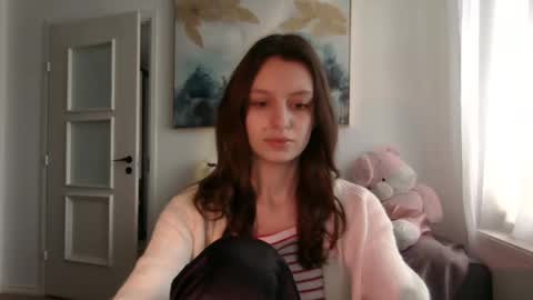 lilycandy_ online show from February 21, 2:18 pm