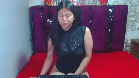 Snapshot of lilyevansxx chatting on October 17, 6:11 pm Lily online show from October 17, 6:11 pm