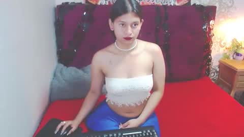Snapshot of lilyevansxx chatting on October 12, 4:20 pm Lily online show from October 12, 4:20 pm