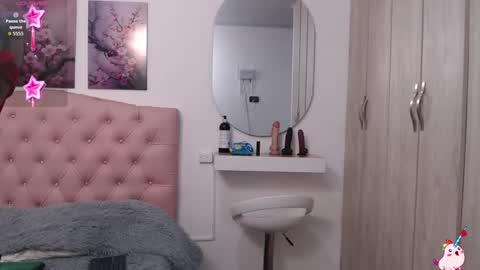 lilyfox23 online show from December 4, 1:41 am