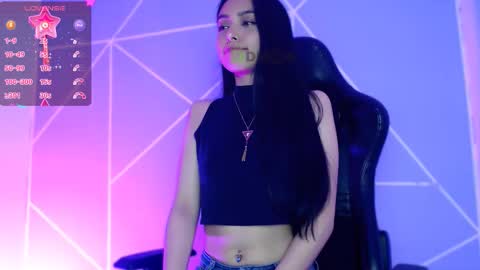 Snapshot of lilylouisee_ chatting on October 14, 10:34 pm Liliana louise online show from October 14, 10:34 pm