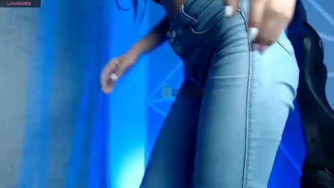 Snapshot of lilylouisee_ chatting on January 15, 5:08 am Liliana louise online show from January 15, 5:08 am