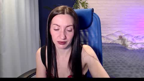 Lily online show from November 13, 4:33 am