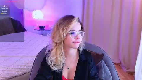 Snapshot of lilyrabbit chatting on September 29, 5:34 am Rose online show from September 29, 5:34 am