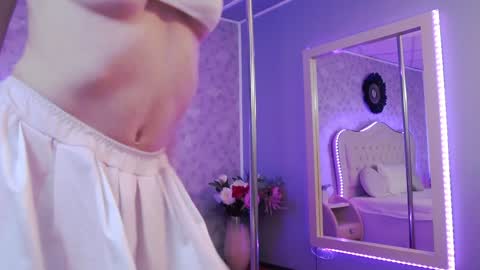 Snapshot of lilyrose_ chatting on January 16, 4:28 am online show from January 16, 4:28 am