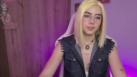 lily help me to collect more cosplay online show from June 6, 3:35 am