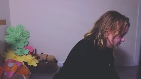 Snapshot of lime_cat chatting on October 9, 12:59 am lime cat online show from October 9, 12:59 am