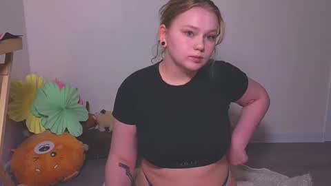 Snapshot of lime_cat chatting on October 5, 12:59 am lime cat online show from October 5, 12:59 am