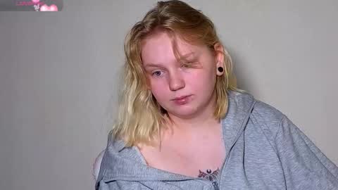 Snapshot of lime_cat chatting on September 21, 1:15 am lime cat online show from September 21, 1:15 am