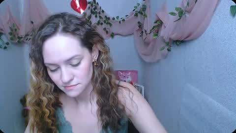 Snapshot of lina_star_s chatting on December 14, 6:35 am Lina online show from December 14, 6:35 am
