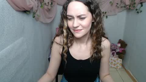 Snapshot of lina_star_s chatting on January 3, 6:44 am Lina online show from January 3, 6:44 am