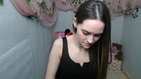 Snapshot of lina_star_s chatting on January 22, 6:42 am Lina online show from January 22, 6:42 am