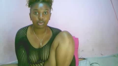 linah1123 online show from October 18, 10:40 am