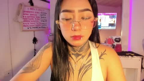 Lindaa maria  online show from April 17, 6:59 am