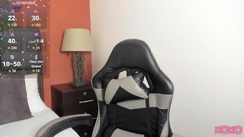 L I N D A online show from March 3, 2:17 am