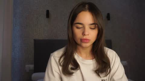 Linda online show from April 8, 1:24 pm