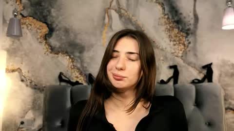 lili online show from October 23, 6:36 pm