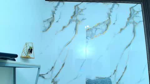  Lindsey  online show from March 8, 11:47 am