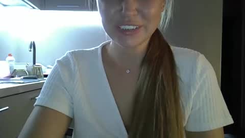 Anna online show from September 8, 3:55 pm