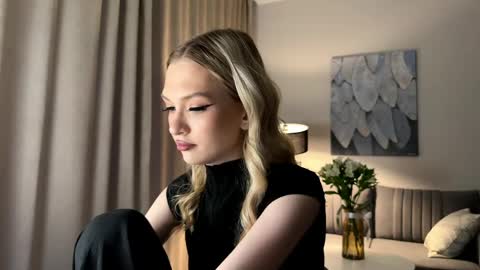 Emma online show from April 13, 5:14 pm