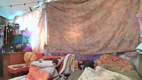 linuxgirlsudosu online show from January 27, 5:04 pm