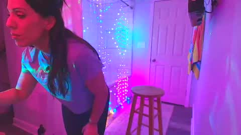 linuxgirlsudosu online show from October 18, 9:01 am