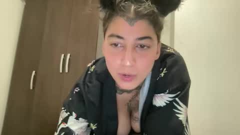 lirioooo8888 online show from March 12, 6:32 pm