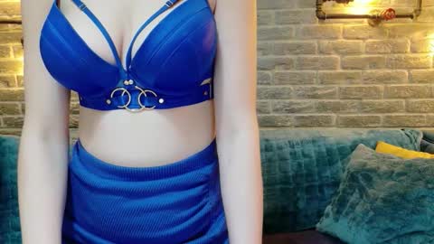 Lisa Caprice online show from February 3, 6:40 am