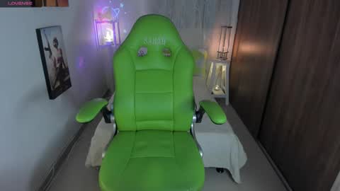 Lisa  online show from February 17, 11:09 am