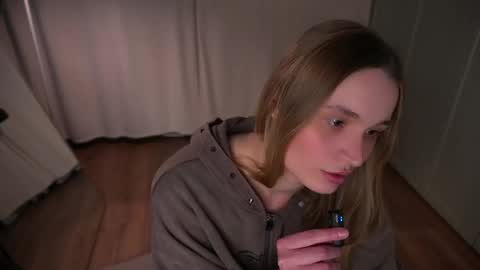 Elisabeth or Lisa online show from April 16, 8:19 pm