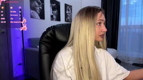 Lisa online show from October 25, 12:35 pm